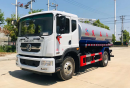 江蘇鹽城陳總訂購二輛東風D9吸糞車已順利交付使用！
