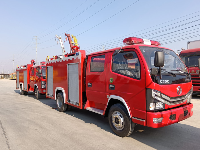 5噸消防灑水車(chē)_物業(yè)工廠小區(qū)消防車(chē)_2.5-5噸泡沫消防車(chē)現(xiàn)車(chē)報(bào)價(jià)