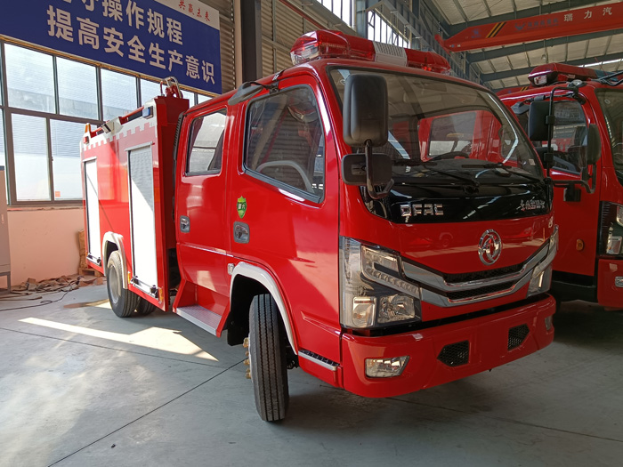 5噸消防灑水車(chē)多少錢(qián)_消防中隊(duì)消防車(chē)_1.5-3.5噸水罐消防車(chē)現(xiàn)車(chē)價(jià)格