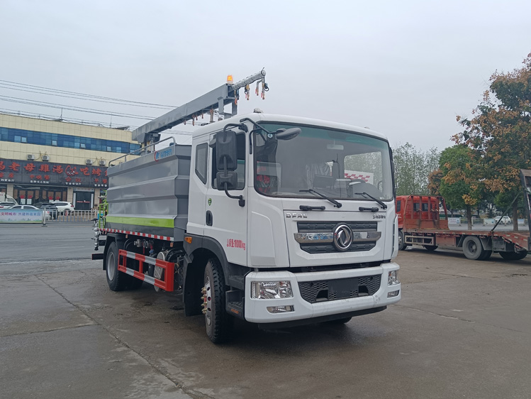 東風D9免稅的鐵路抑塵車--12噸降塵灑水車_陜西多功能固化劑噴灑車_煤礦貨場壓制降塵