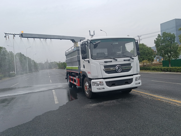 東風D9旋轉伸縮臂鐵路抑塵車-程力12方煤炭運輸降塵_榆林12方抑塵灑水車_霧化感應噴淋車_煤炭降塵車