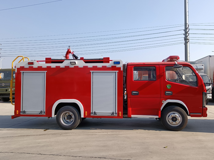 5噸消防灑水車(chē)_物業(yè)工廠小區(qū)消防車(chē)_2.5-5噸泡沫消防車(chē)現(xiàn)車(chē)報(bào)價(jià)